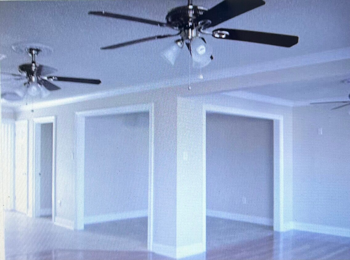 Building Photo - 3069 Sorbonne Dr