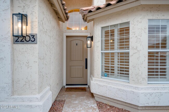 Foto del edificio - 2203 E Crest Ln