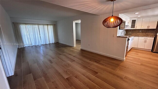 Foto del edificio - 8415 SW 107th Ave