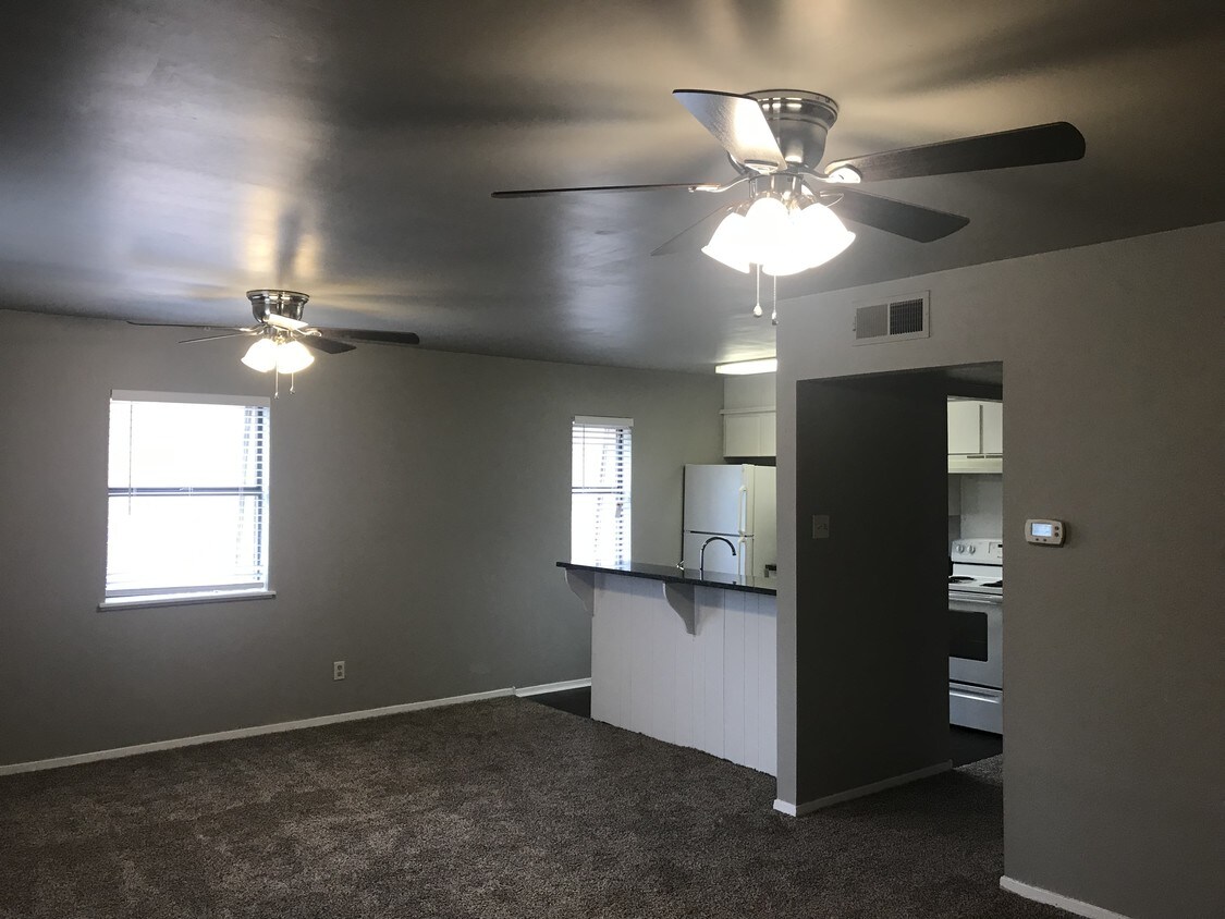 112 N Linda Ln Unit 2, Stephenville, TX 76401 Apartment for Rent in