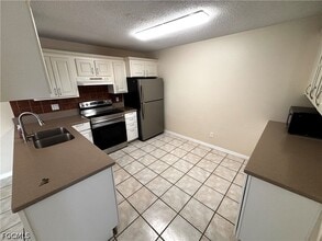 Building Photo - 5660 Foxlake Dr