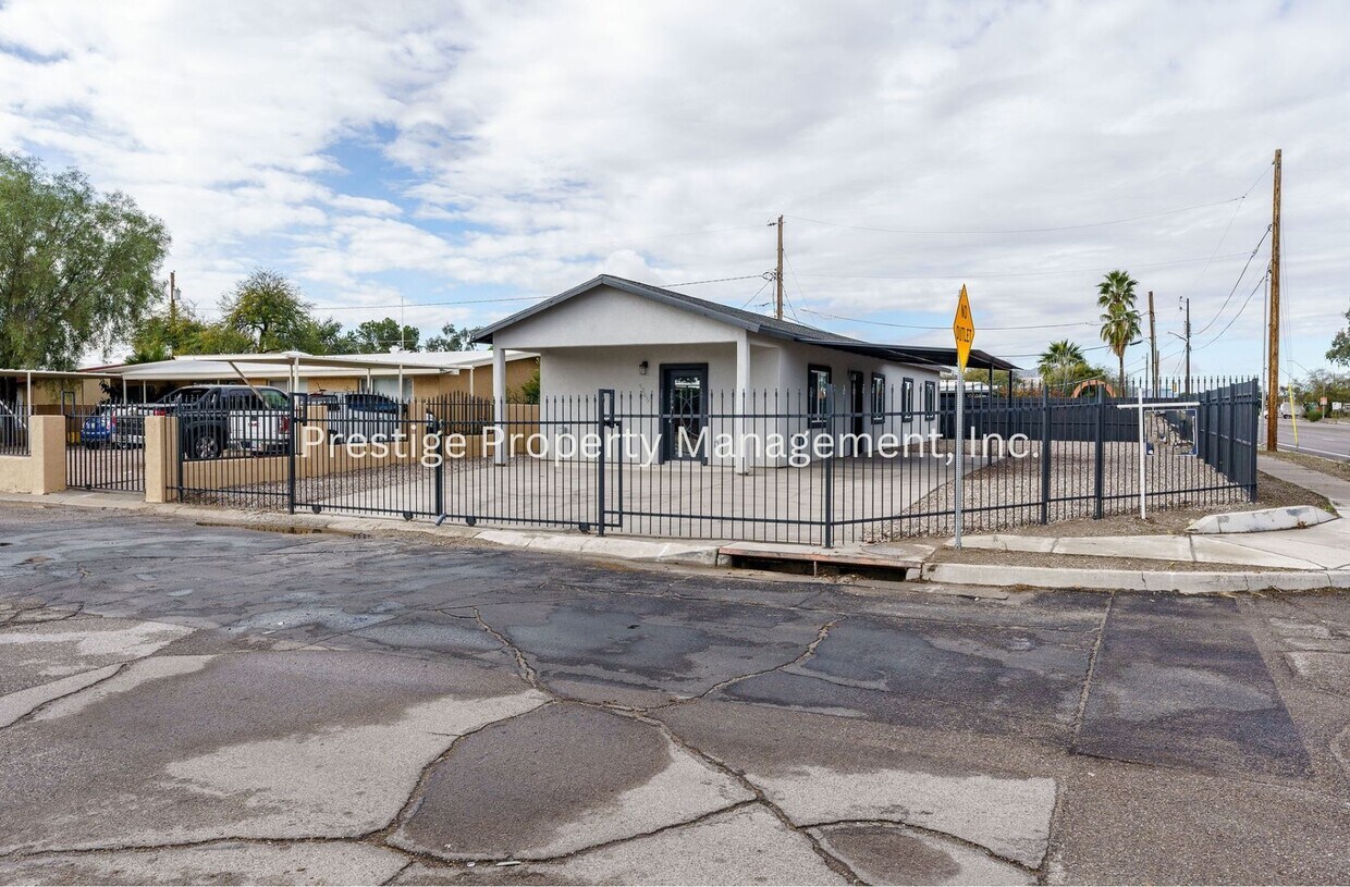 Foto principal - Built in 2022 3/2 Central Home!!!