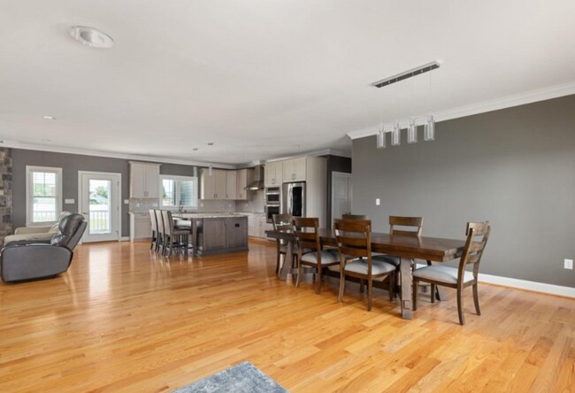 Foto del edificio - 103 Derrynan Ct