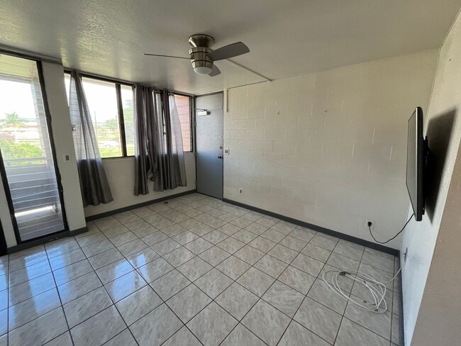 Building Photo - Acacia Park (Pearl City) - 2 bedrooms, 1 bathroom, 1 parking, AC, full size washer/dryer