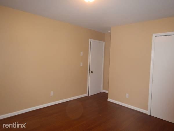 Building Photo - 1101 Pondella Dr