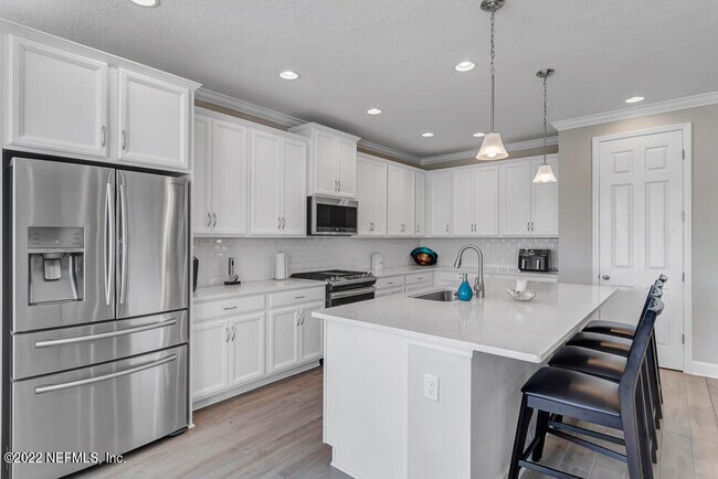 Building Photo - 55 Forestview Ln