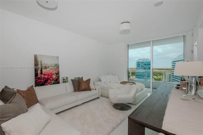 Building Photo - 1080 Brickell Ave