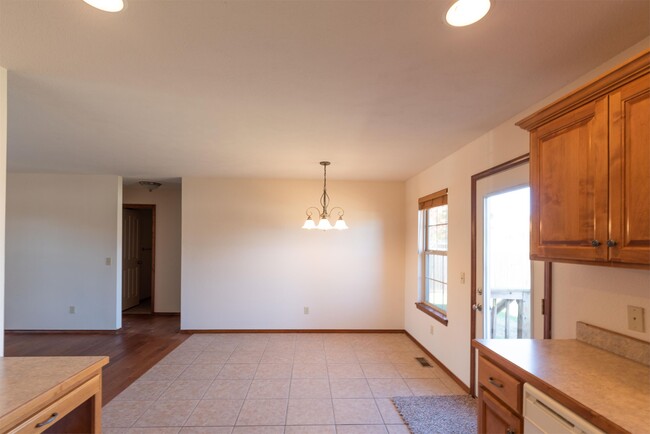 Foto del edificio - 887 W Pembrook Ave