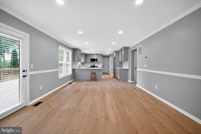 Building Photo - 6157 Ridgemont Dr