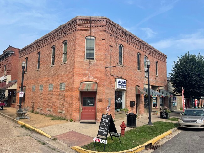 Building Photo - 101 N Jefferson St