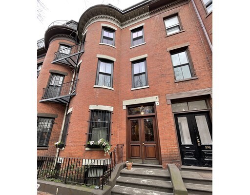 Primary Photo - 104 Chandler St