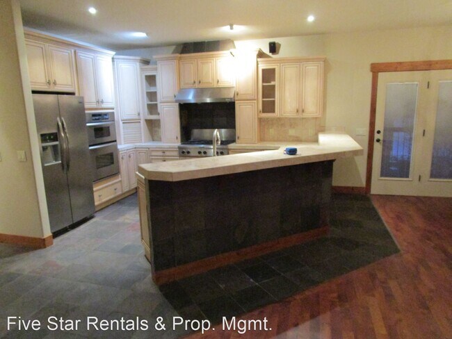 Building Photo - 3 br, 3 bath House - 244  Pine Valley Court