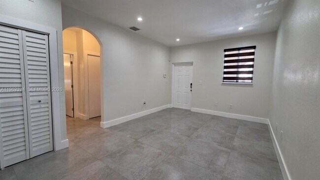 Foto del edificio - 17820 NW 73rd Ave