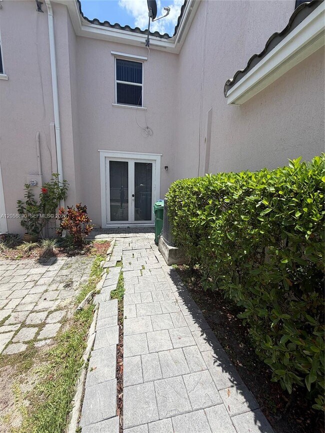 Building Photo - 17089 SW 93rd St