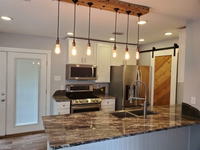 Foto del edificio - 2 br, 1 bath House - 11705 Spring Club Dr