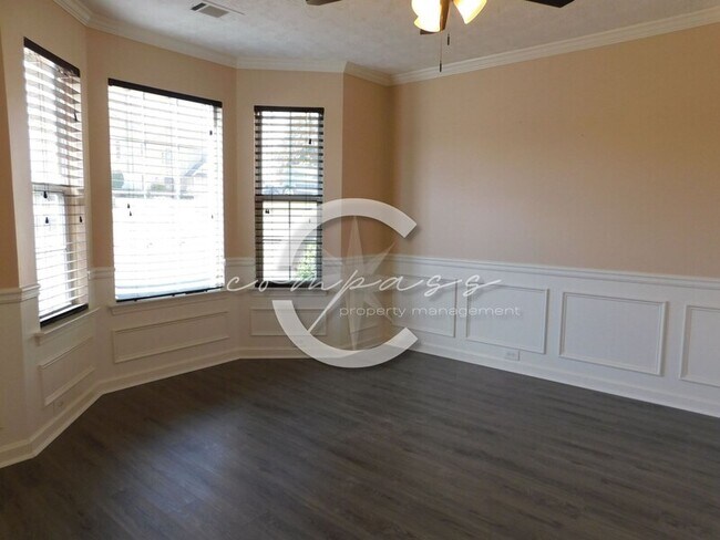 Building Photo - 1345 Holleybrooke Dr