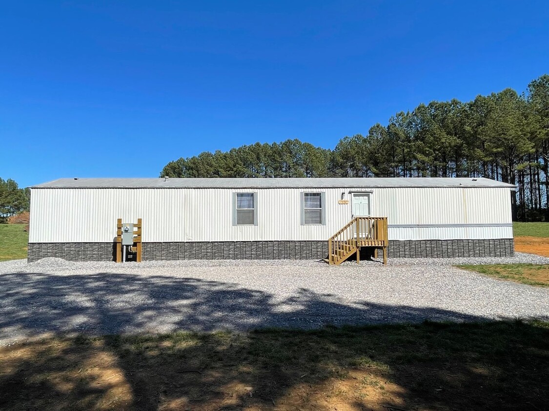 Foto principal - 3 BED 2 BATH MOBILE HOME LOCATED IN DENTON...