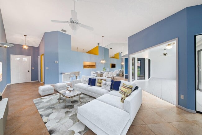 Foto del edificio - 5942 Parkwalk Cir W