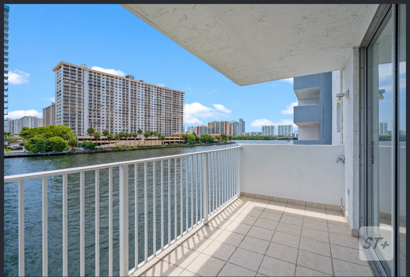 Foto principal - 4000 NE 170th St