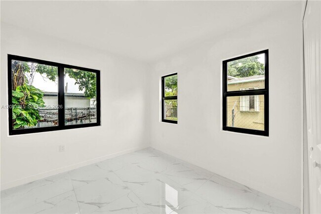 Foto del edificio - 5220 NW 24th Ave