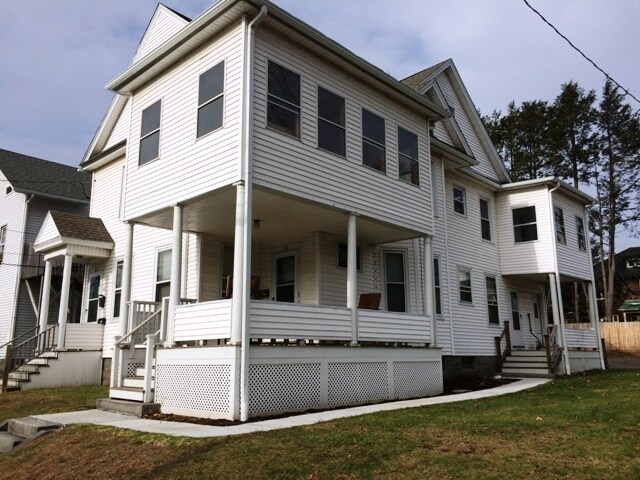 Primary Photo - 26 Whiting Ave