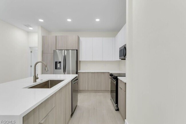 Foto del edificio - 1827 Embers Pkwy W