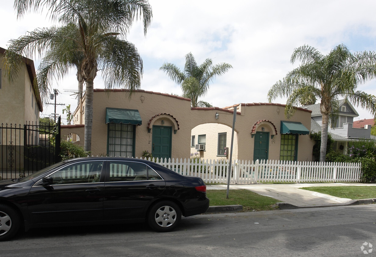 Building Photo - 5720 Waring Ave