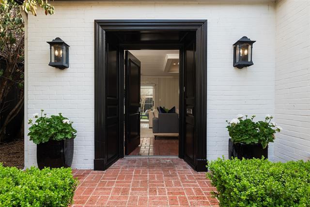 Foto del edificio - 4625 N Versailles Ave