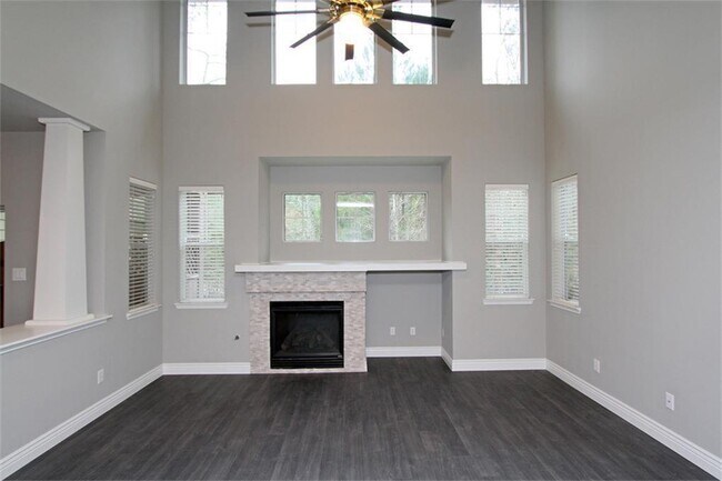 Foto del edificio - 63 Woodlily Pl