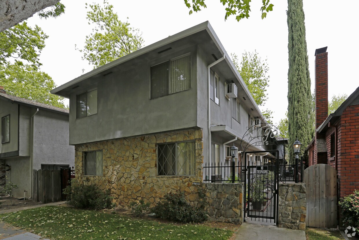 Primary Photo - Lago Apartments