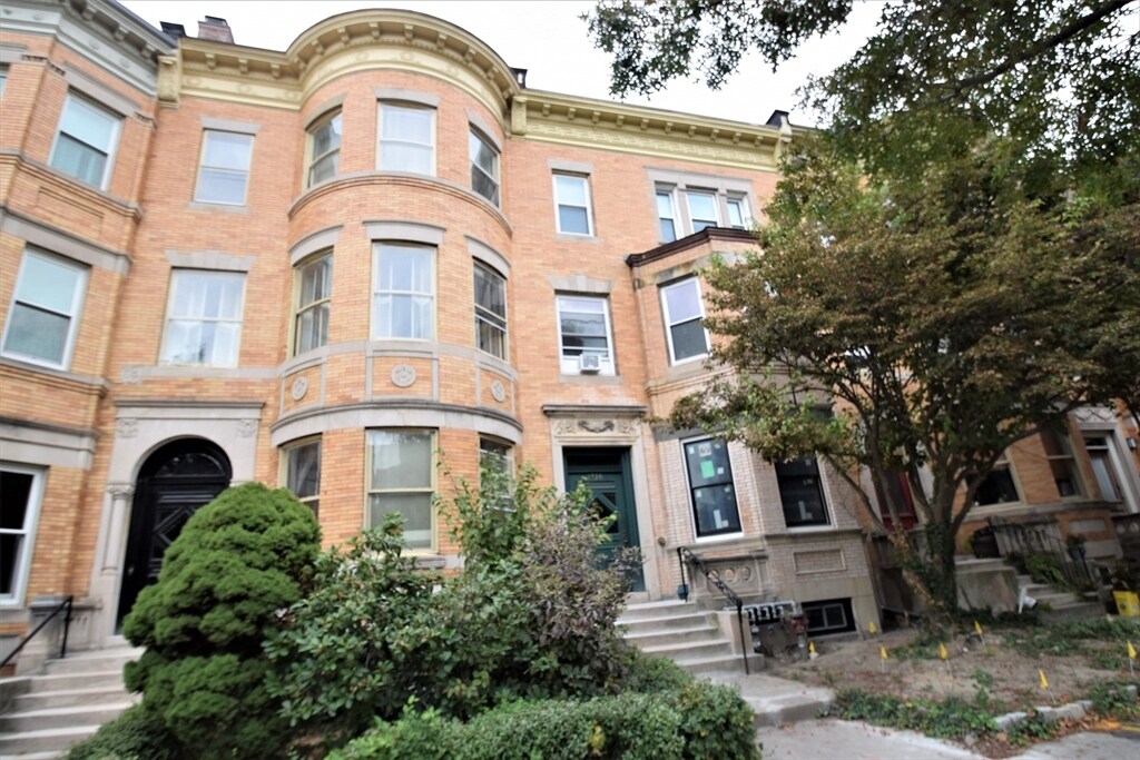 Foto principal - 1736 Beacon St