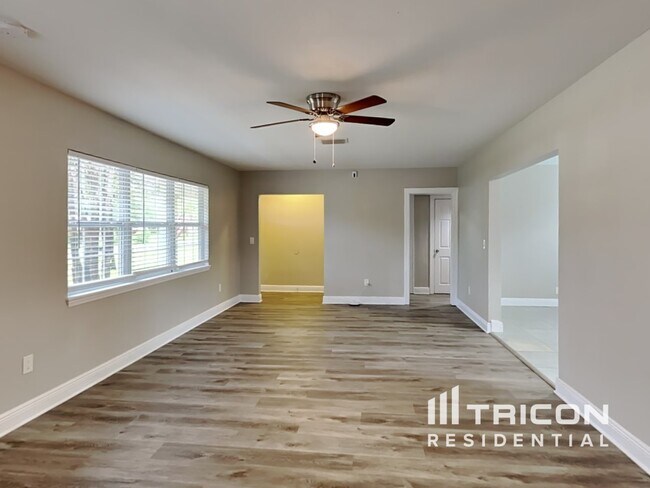 Foto del edificio - 412 Richards Ave