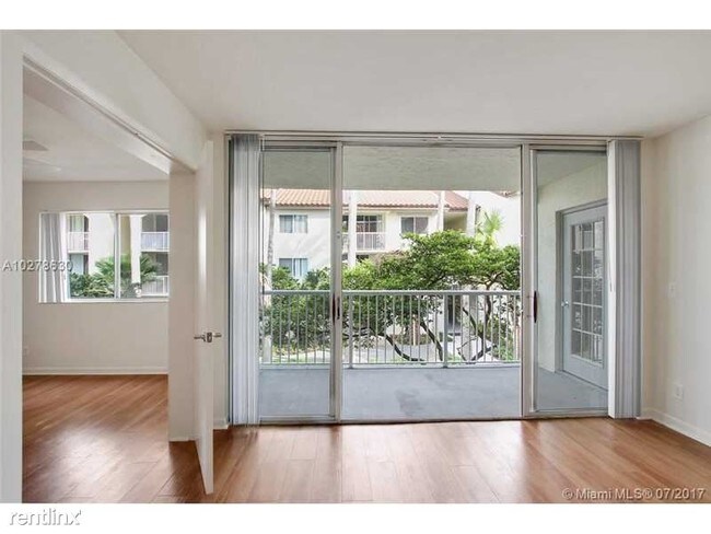 Building Photo - 3 br, 2 bath Condo - 3605 NE 207th St