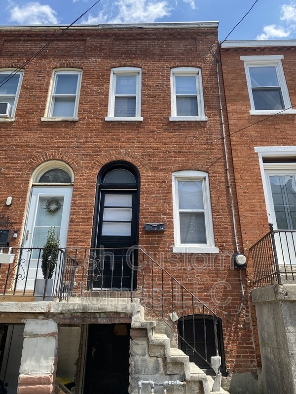 Building Photo - 519 1/2 South Prince Street