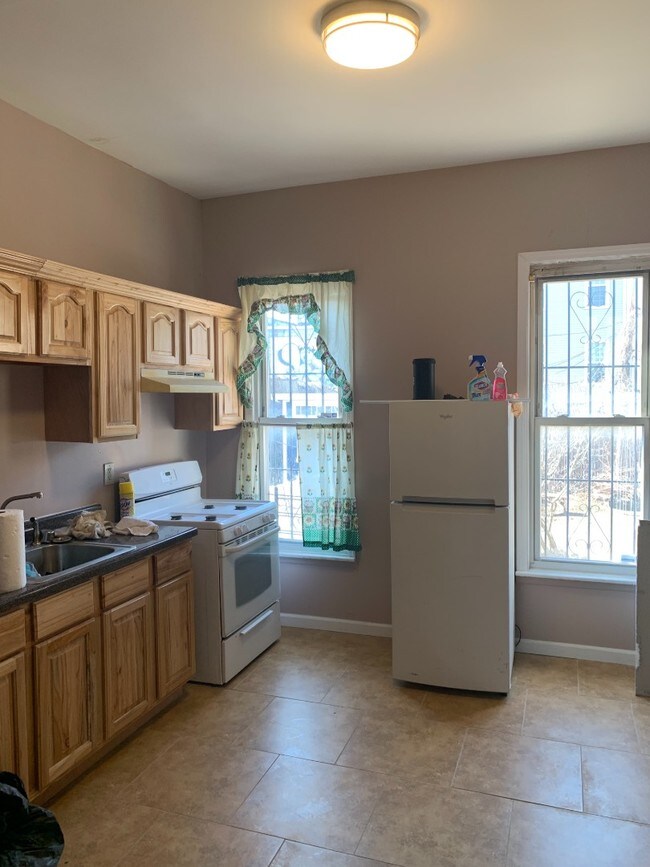 Foto del edificio - 28 Radde Pl