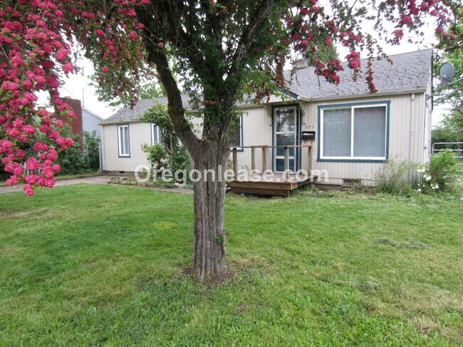 Foto del edificio - 3 bed 1.5 bath Springfield home