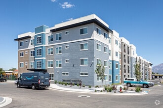 Building Photo - Chloe's Pointe