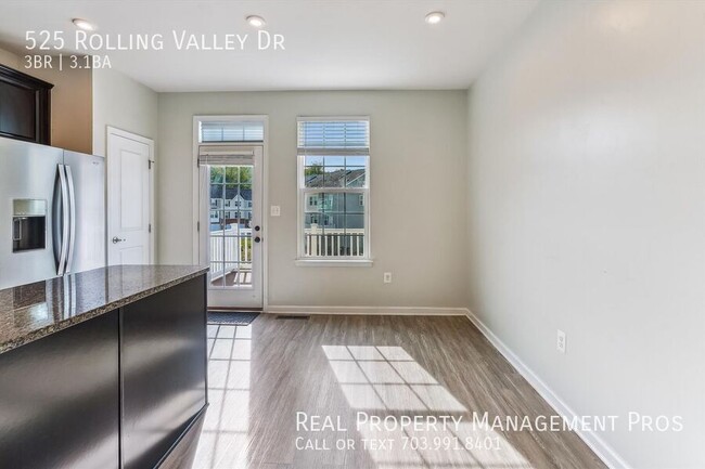Building Photo - 525 Rolling Valley Dr