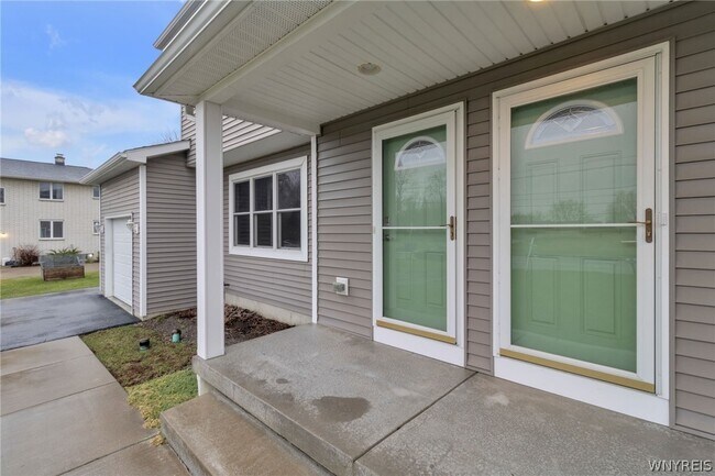 Foto del edificio - 940 Reserve Rd