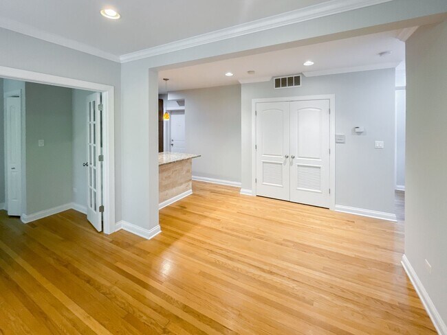 Foto del edificio - 3808 N Marshfield Ave