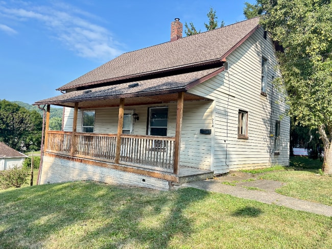Building Photo - 254 Watson St