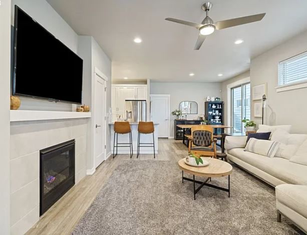 Building Photo - 8138 SE Reddington St