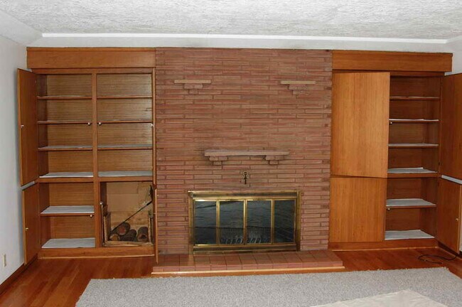 Building Photo - 4133 SW Dakota St