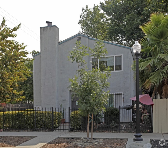 Building Photo - 2635 Alhambra Blvd