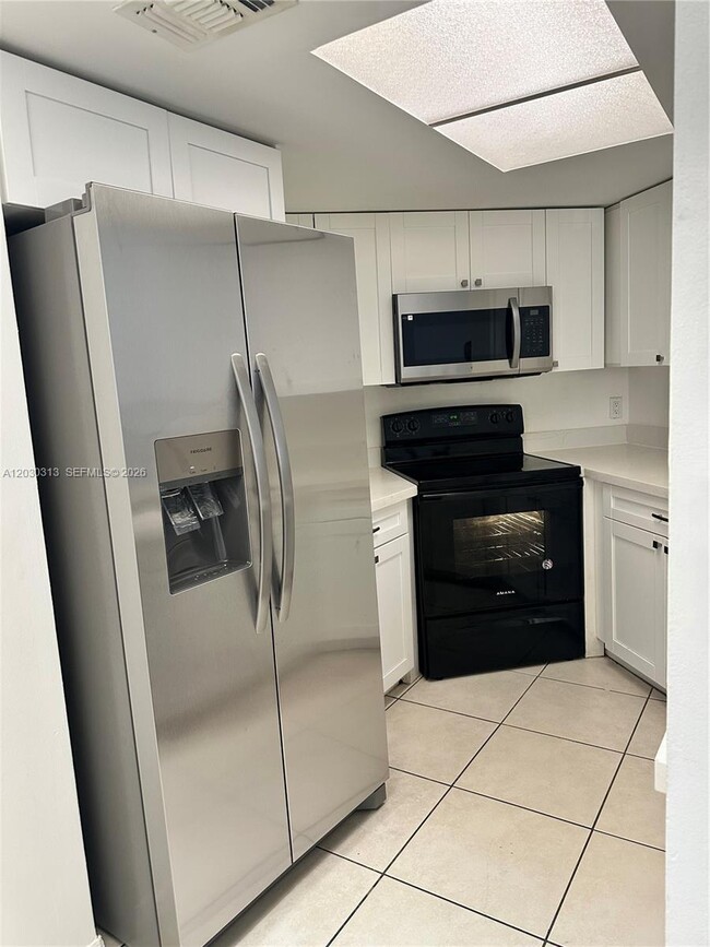 Building Photo - 9607 SW 138th Ave