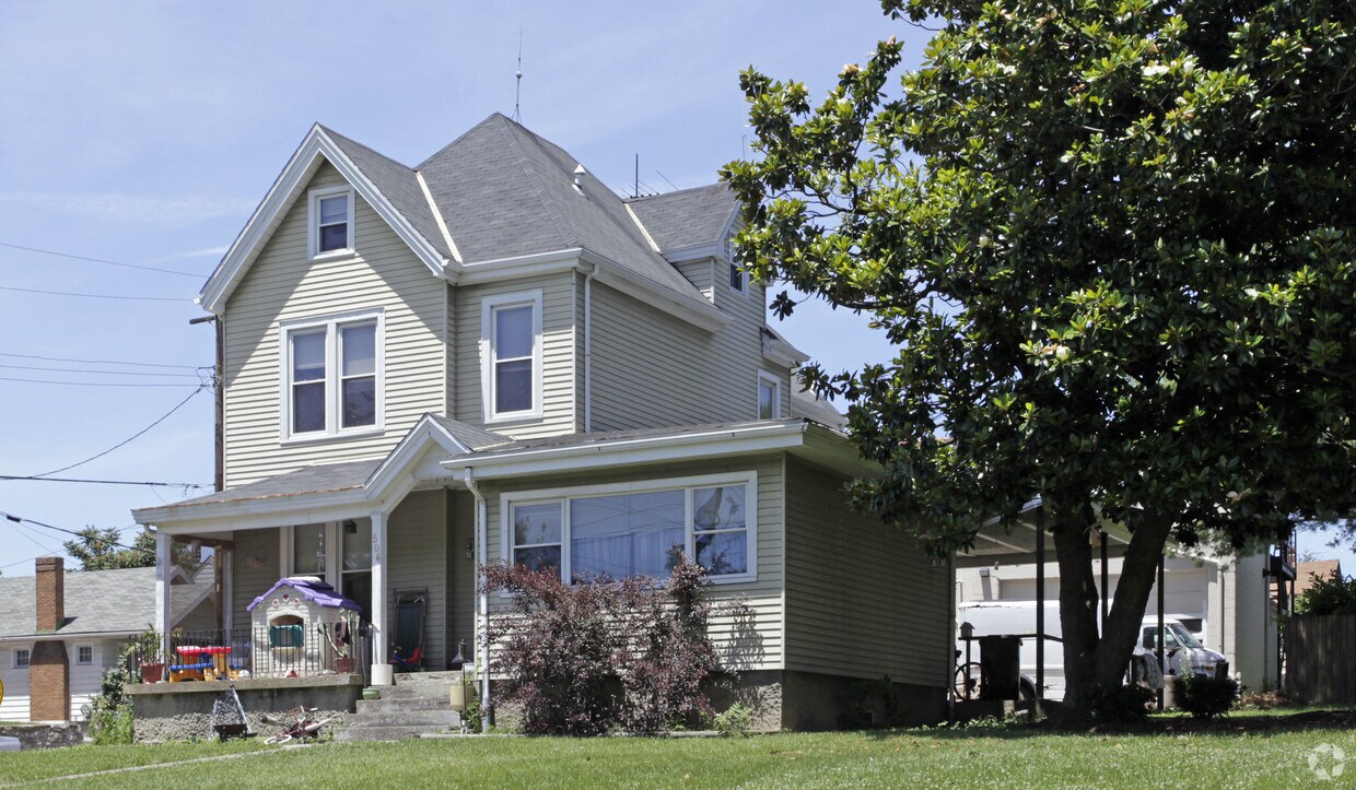 Primary Photo - 504 Elliott Ave