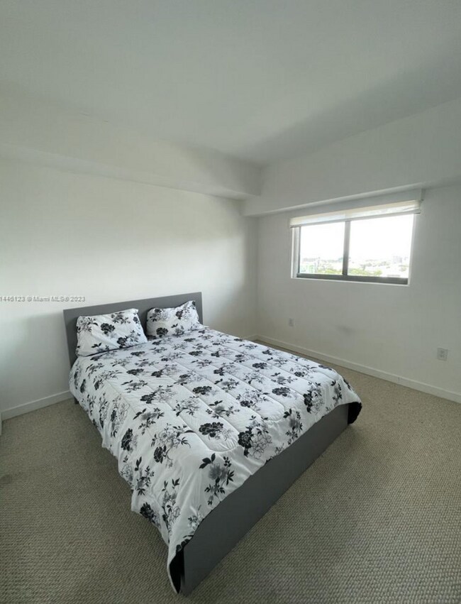 Foto del edificio - Spacious 2bed/2bath unit at luxury Icon Bay, with amazing bay and city views.