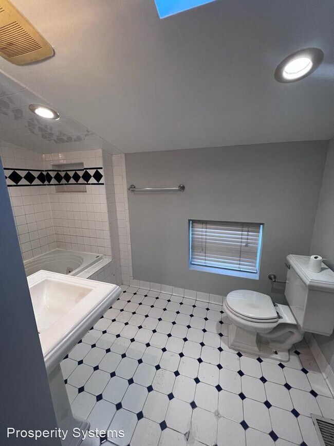 Foto del edificio - 2 br, 2 bath House - 525 S Washington St