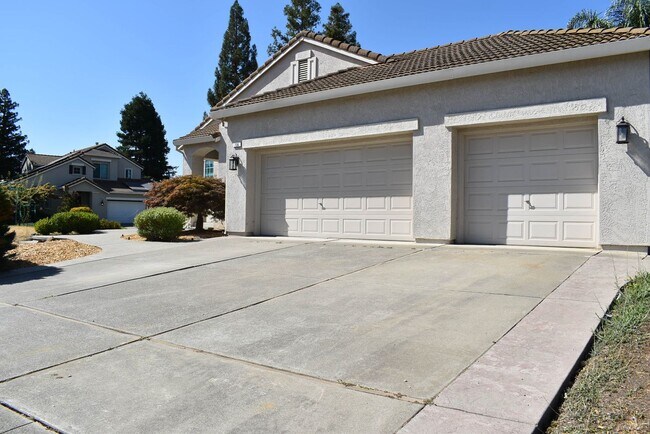 Foto del edificio - Browns Valley home with Boat and RV parking!
