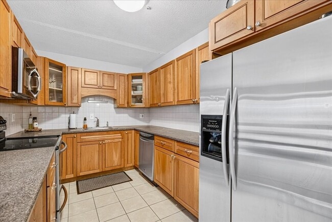 Building Photo - 55 Tall Oaks Dr